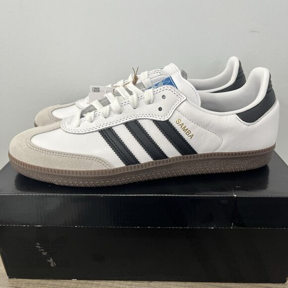 New Adidas Samba ADV Size 11.5 Us Men’s Sneakers White/Black Gum Style GZ8477 - Picture 2 of 9